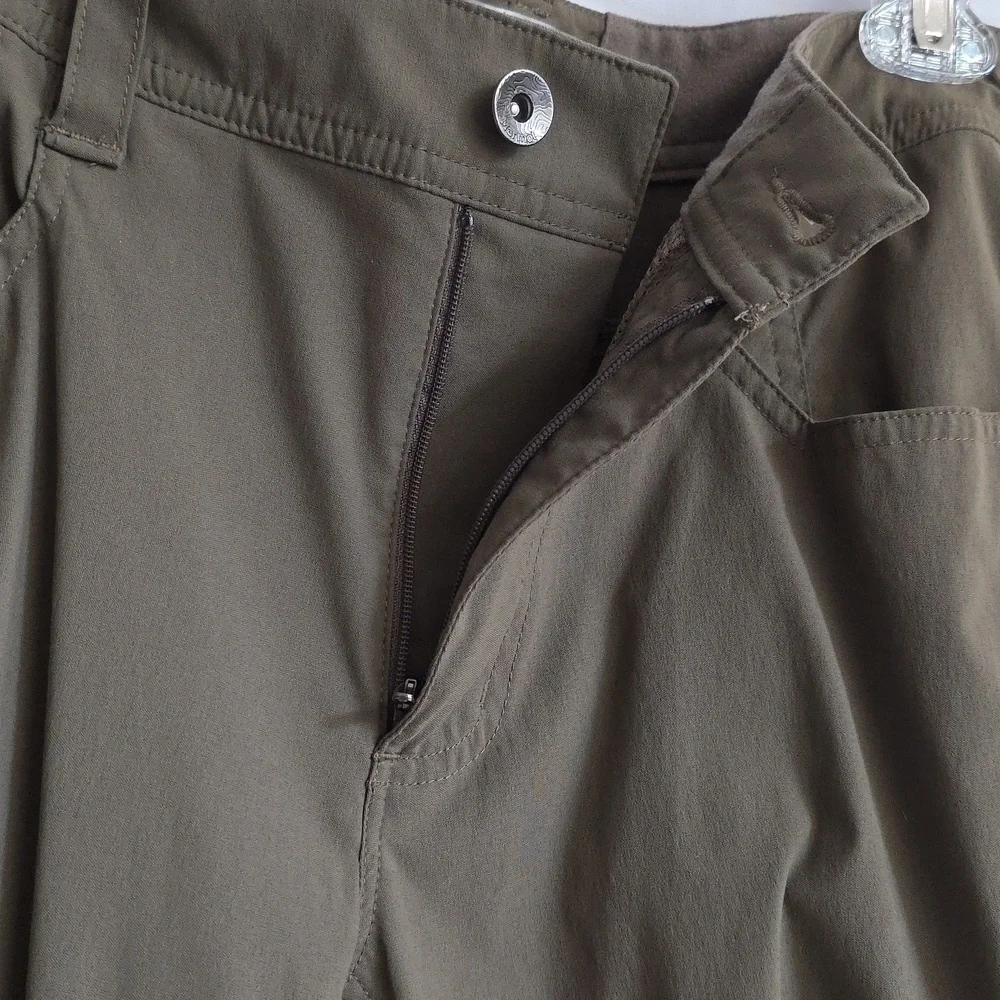 Marmot Green Mens Pants.  Size 30